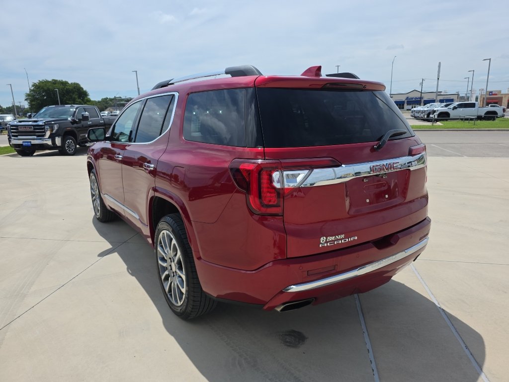 Used 2023 GMC Acadia Denali w/ Denali Technology Package FWD image 18