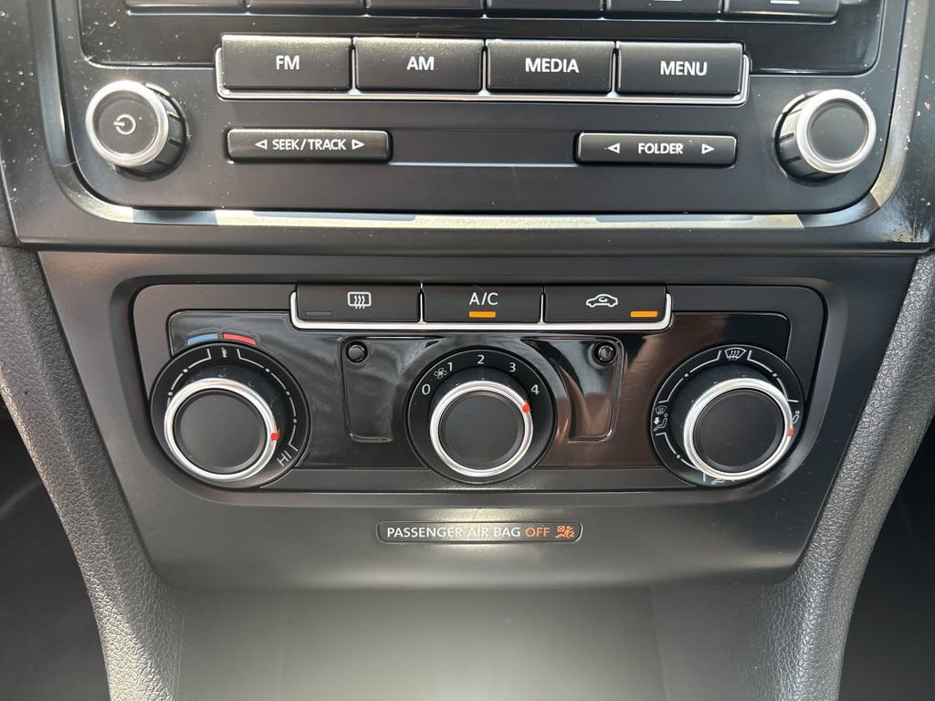 Used 2013 Volkswagen Golf 4-Door image 17