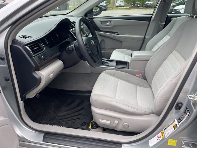 Used 2017 Toyota Camry LE FWD image 10