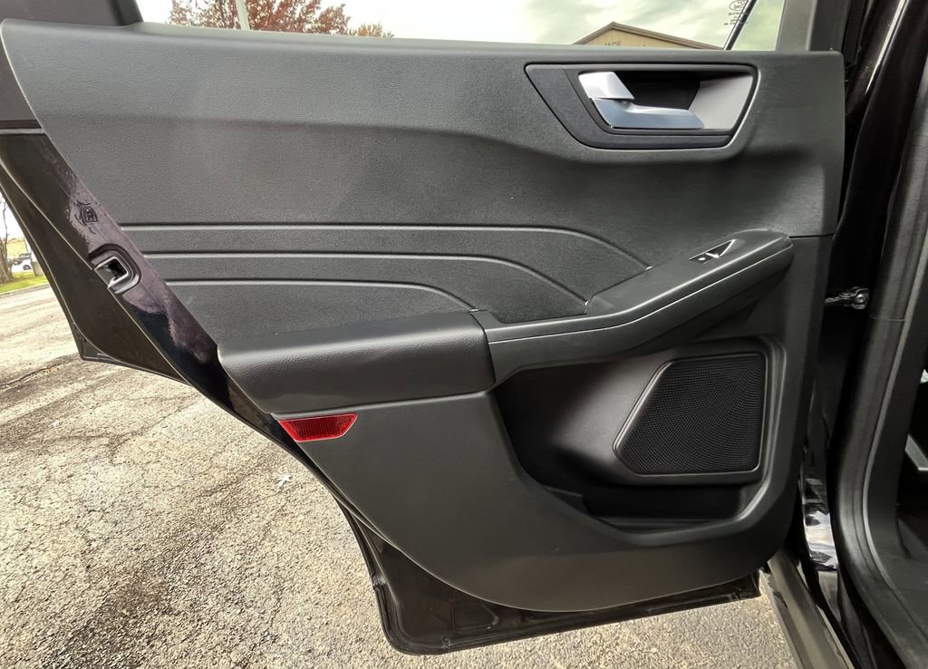 Used 2023 Ford Escape Platinum image 16