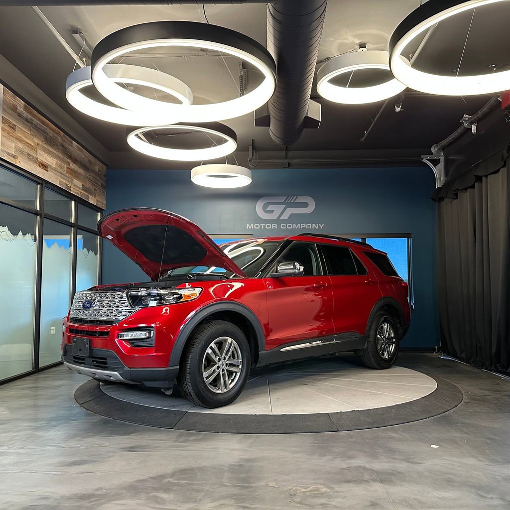 Used 2021 Ford Explorer XLT w/ Equipment Group 202A AWD/4WD image 25