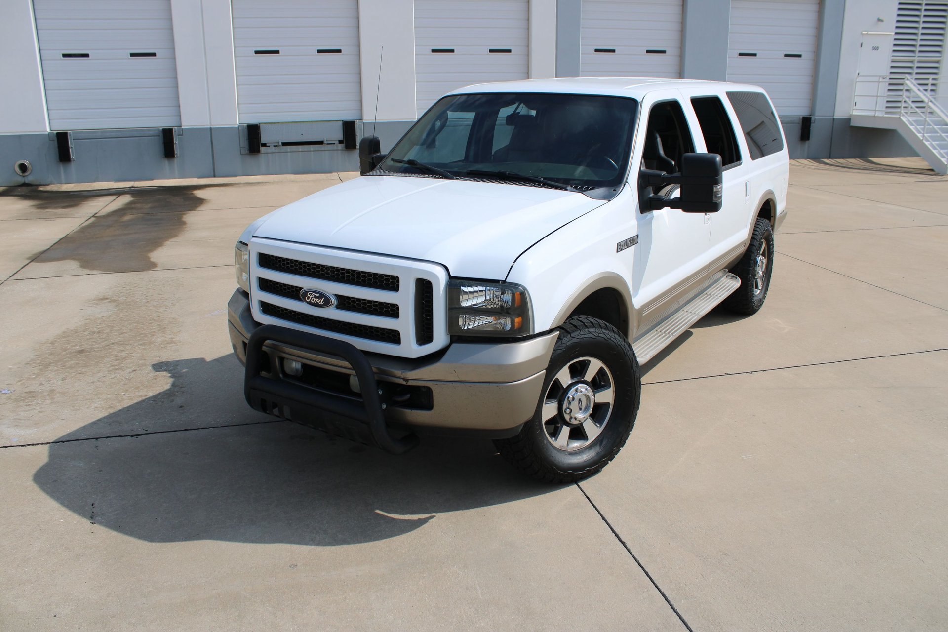 Used 2005 Ford Excursion Eddie Bauer RWD image 2