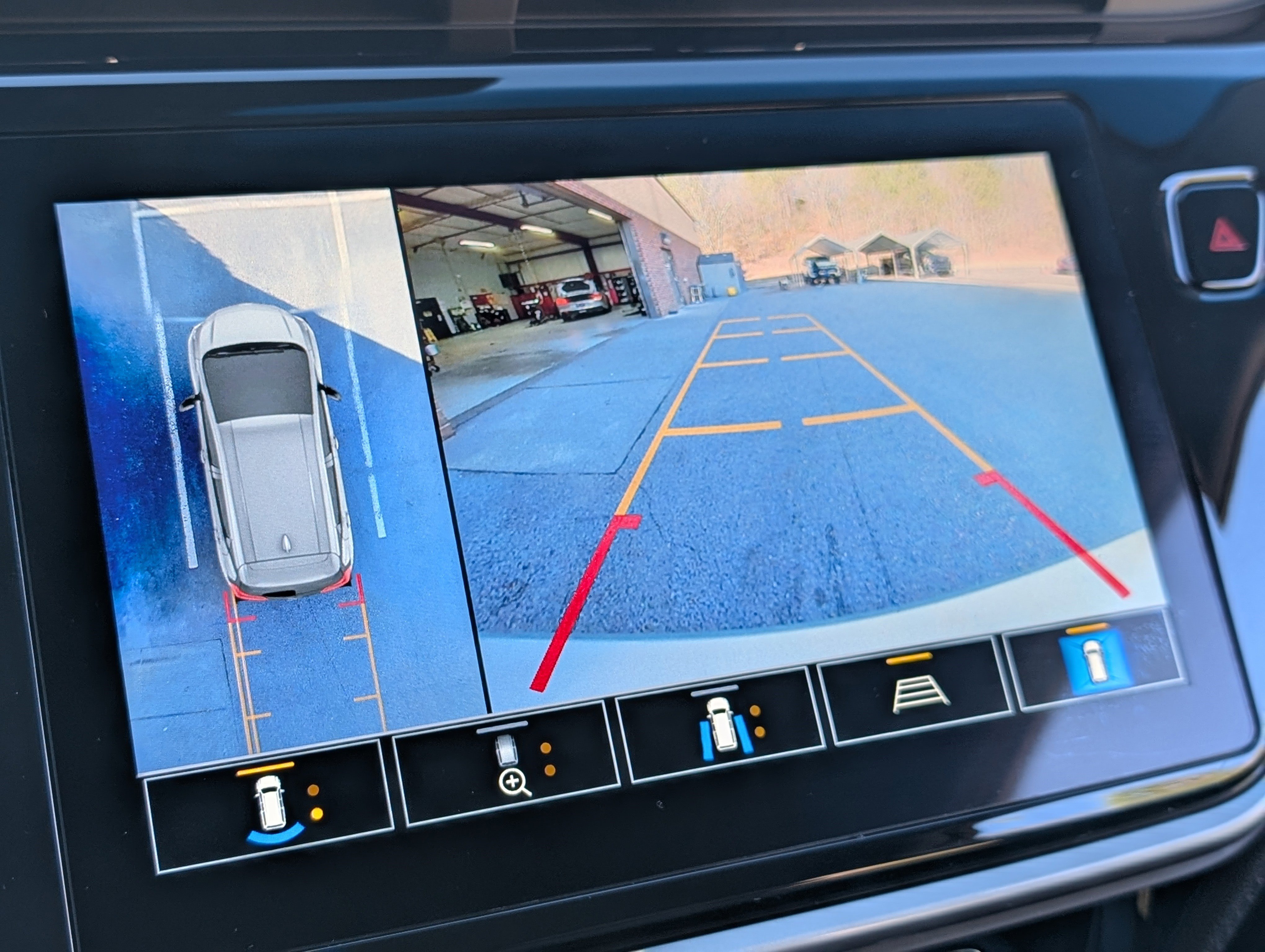 Used 2022 Chevrolet Bolt LT w/ Infotainment Package image 26