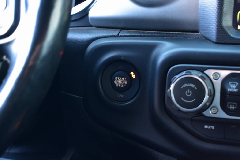 Used 2021 Jeep Wrangler Sport S image 31