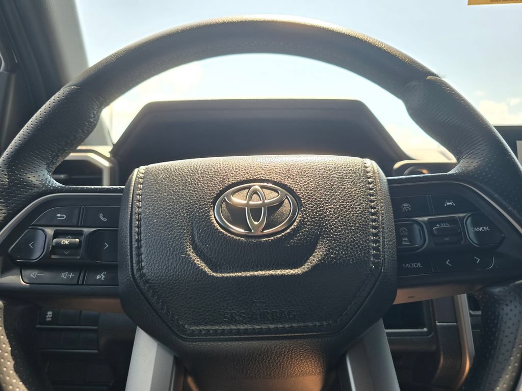 Used 2025 Toyota 4Runner SR5 AWD/4WD image 19