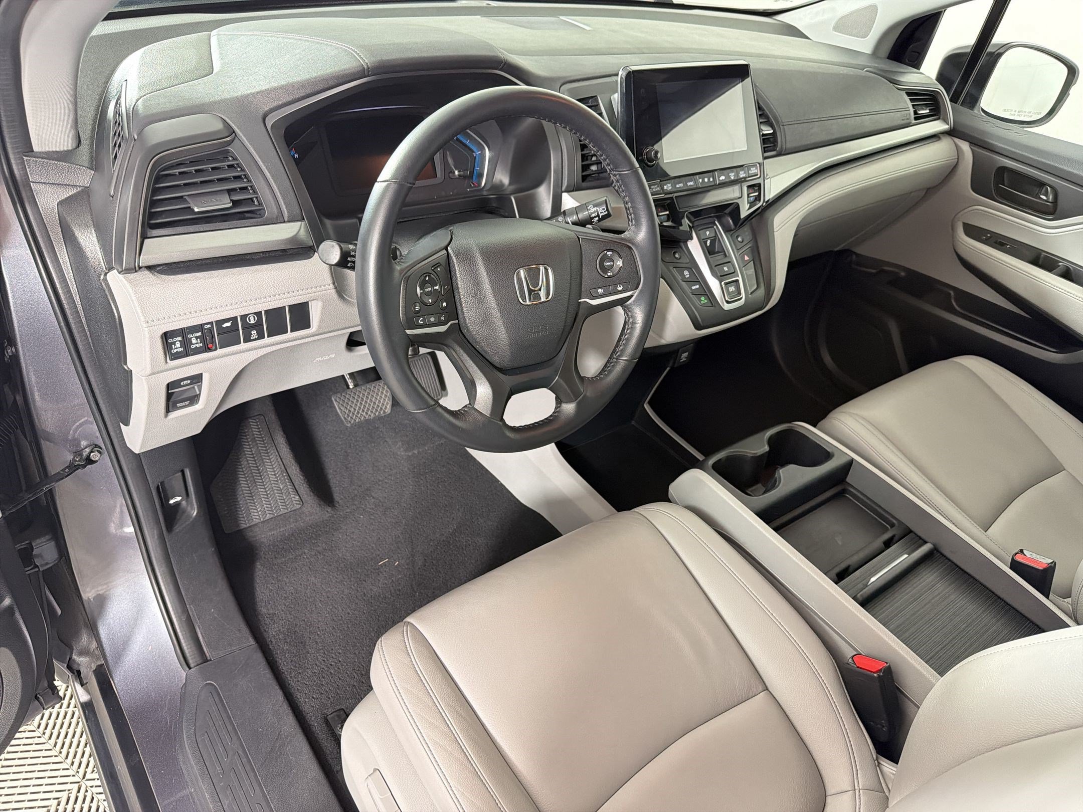 Used 2023 Honda Odyssey EX-L image 4
