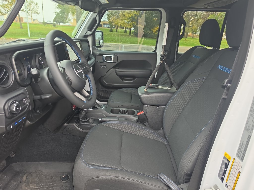 Used 2024 Jeep Wrangler Unlimited Rubicon 4xe w/ Convenience Group AWD/4WD image 11