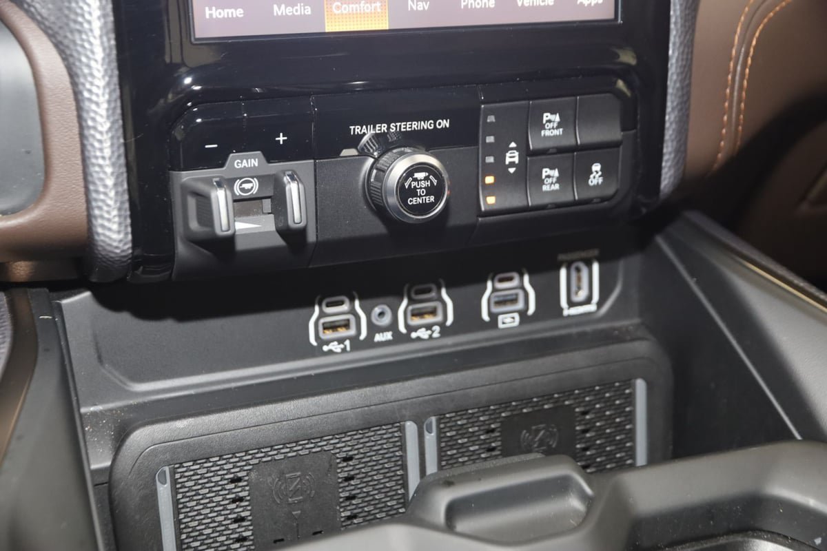 Used 2025 RAM 1500 Limited w/ Trailer Tow Group AWD/4WD image 38