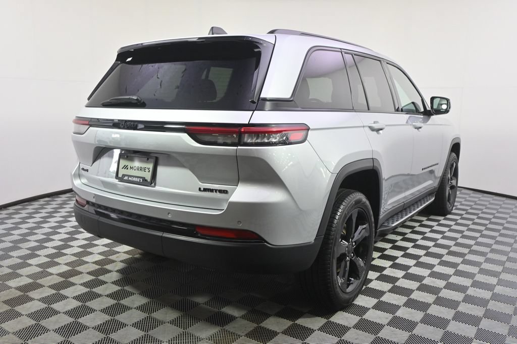 Used 2025 Jeep Grand Cherokee Limited w/ Black Appearance Package AWD/4WD image 6