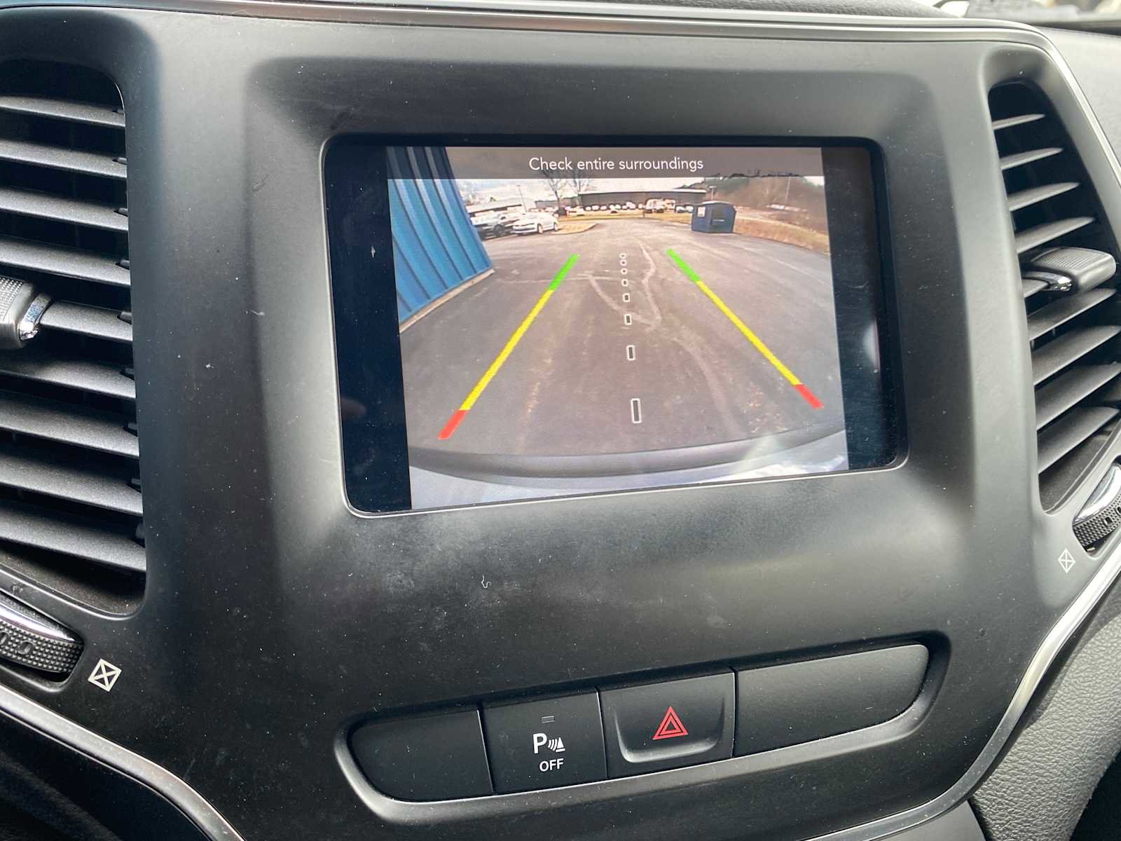 Used 2020 Jeep Cherokee Latitude Plus w/ Cold Weather Group image 24