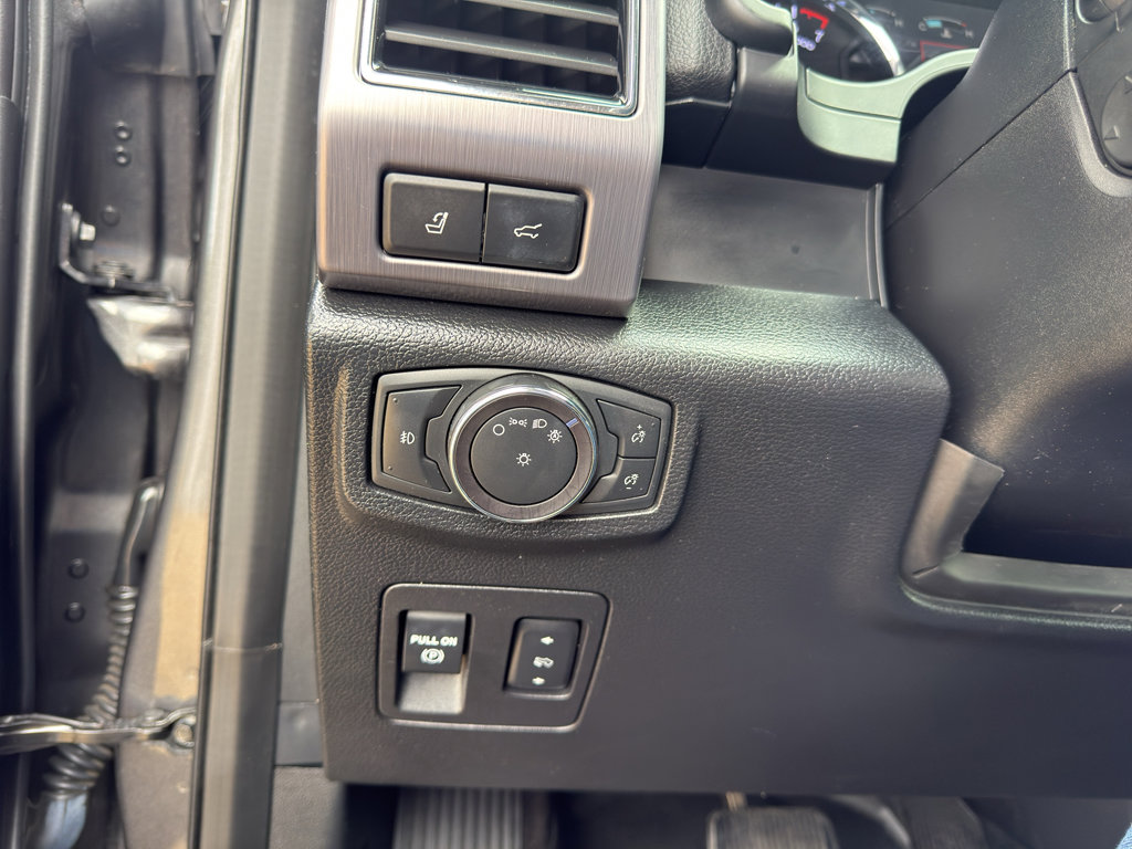 Used 2018 Ford Expedition Platinum image 15
