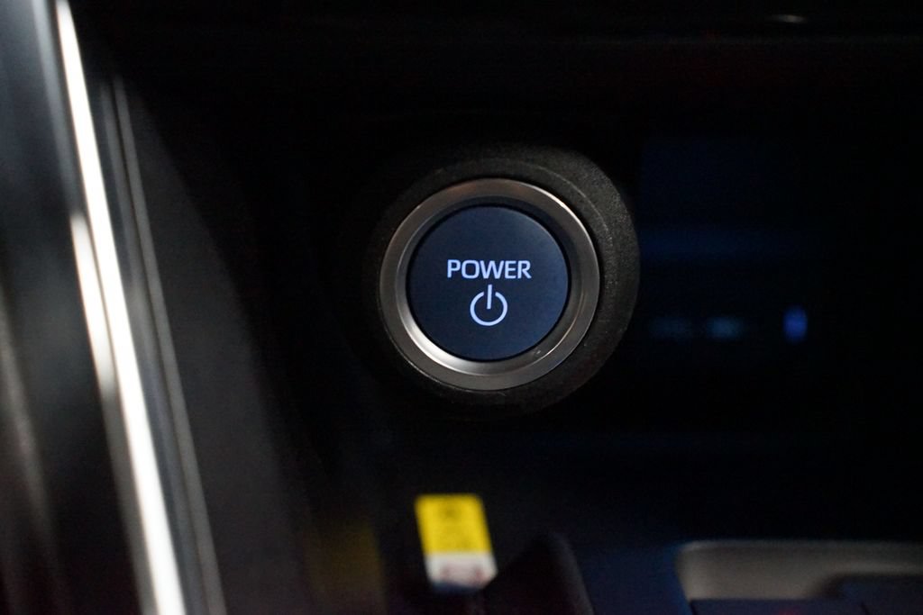 Certified 2021 Toyota Venza LE AWD/4WD image 20