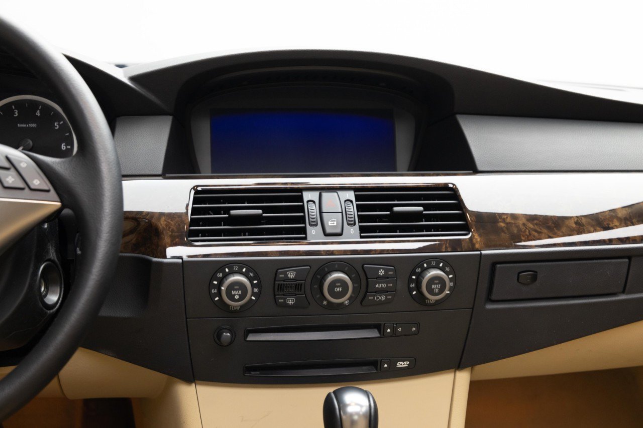 Used 2004 BMW 545i Sedan RWD image 16