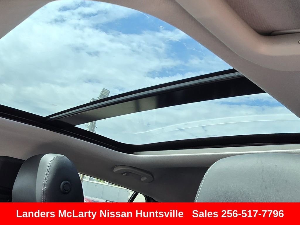 Used 2019 INFINITI QX30 image 18