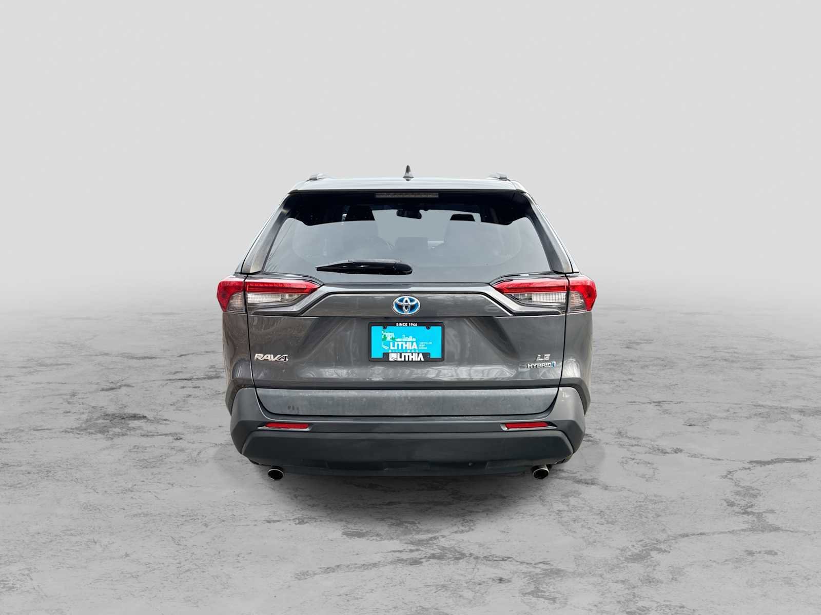 Used 2020 Toyota RAV4 LE image 7