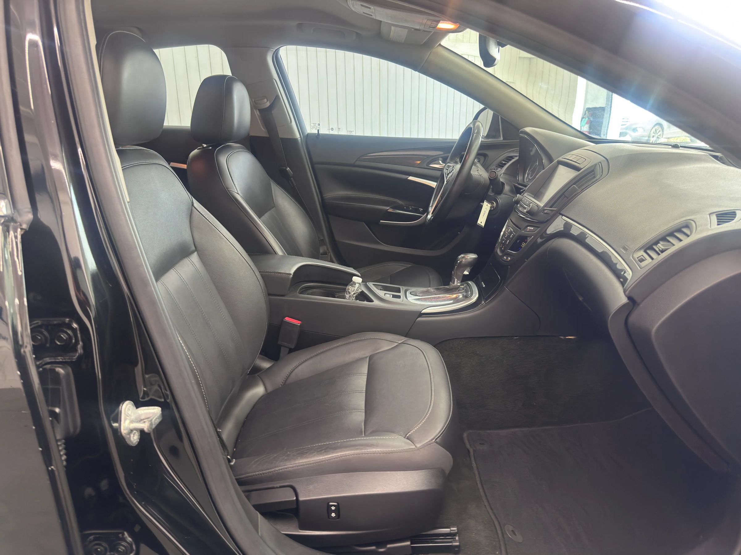 Used 2017 Buick Regal Sport Touring FWD image 10