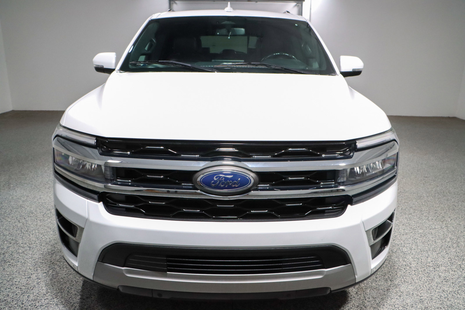 Used 2023 Ford Expedition Max Limited image 4