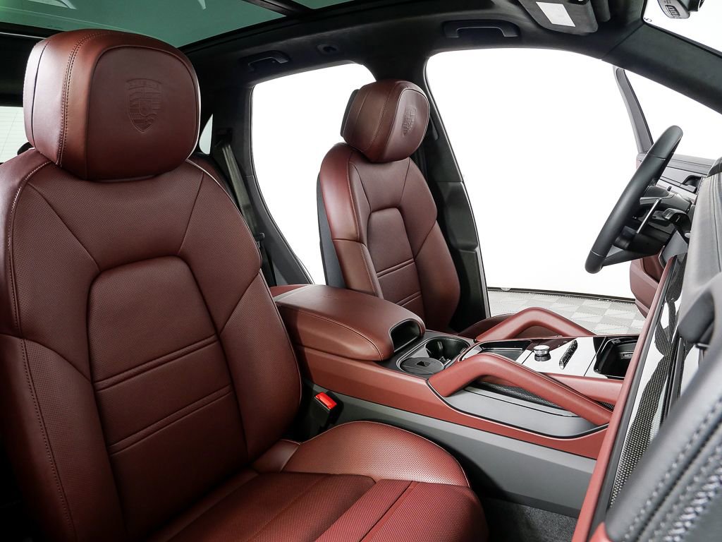 New 2026 Porsche Cayenne GTS image 25