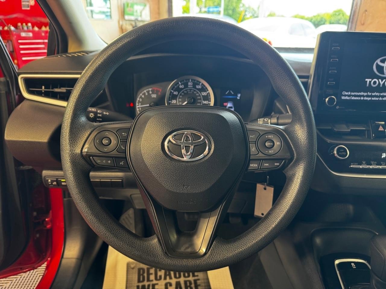 Used 2021 Toyota Corolla LE image 16