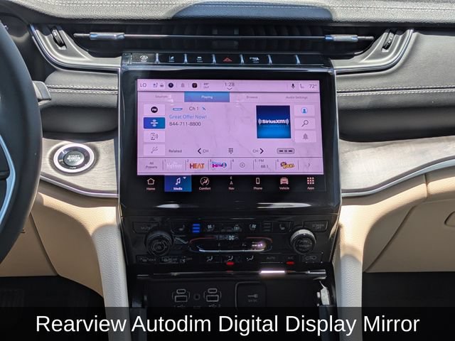 Used 2025 Jeep Grand Cherokee Limited w/ Luxury Tech Group II AWD/4WD image 24