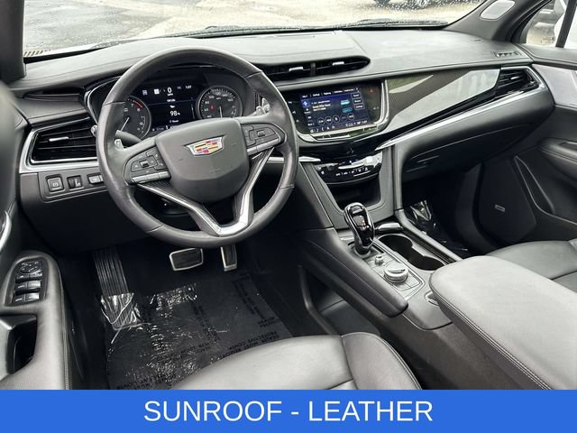 Used 2024 Cadillac XT6 Sport w/ Technology Package AWD/4WD image 2