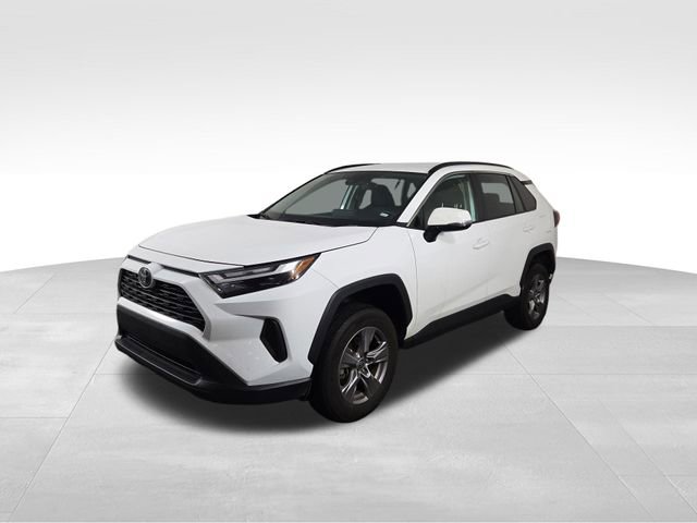 Used 2025 Toyota RAV4 XLE image 2