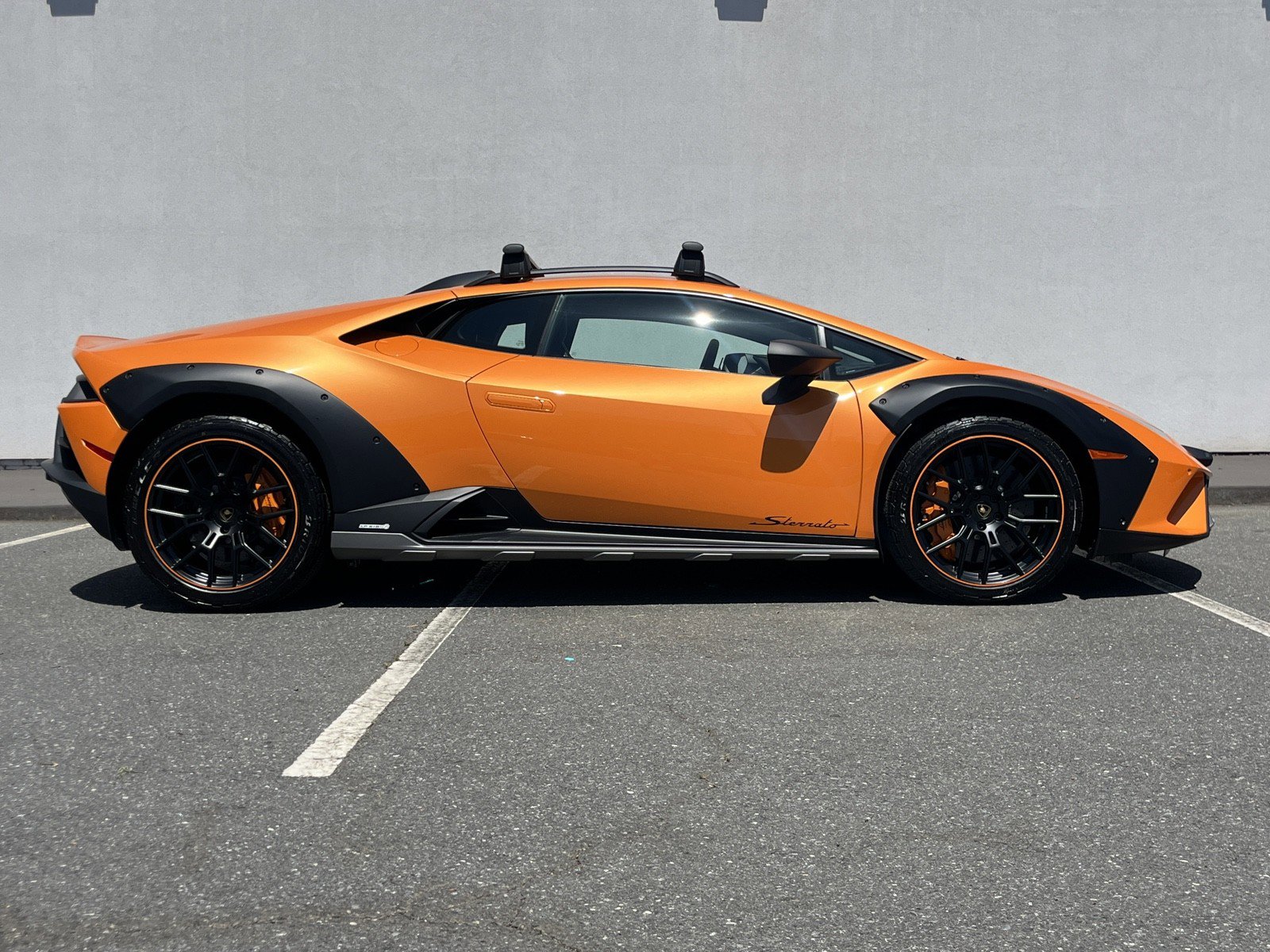 Used 2024 Lamborghini Huracan Sterrato image 8