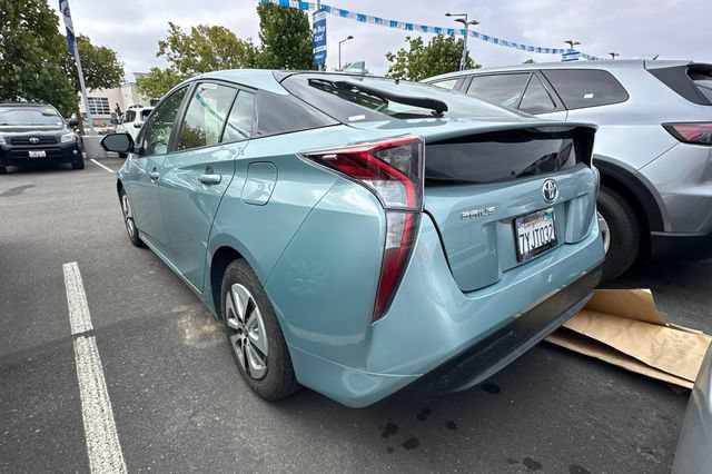 Used 2017 Toyota Prius Three FWD image 5