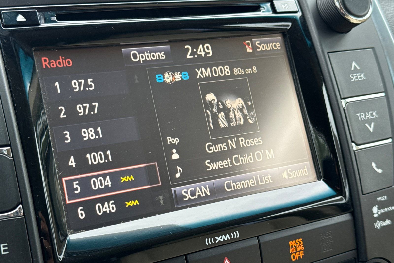 Used 2017 Toyota Camry XLE w/ Convenience Package FWD image 19