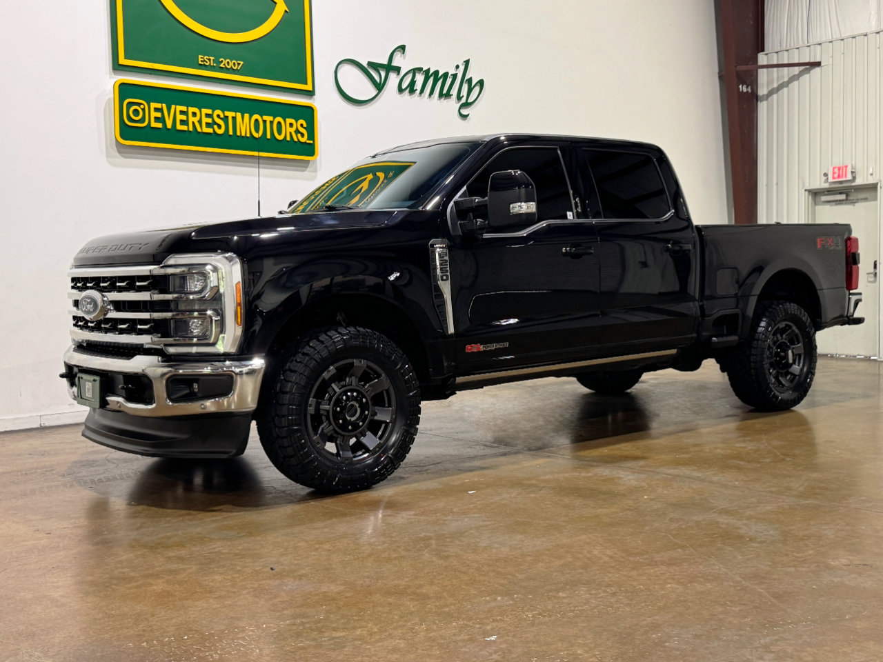 Used 2023 Ford F250 Lariat w/ Lariat Ultimate Package image 3