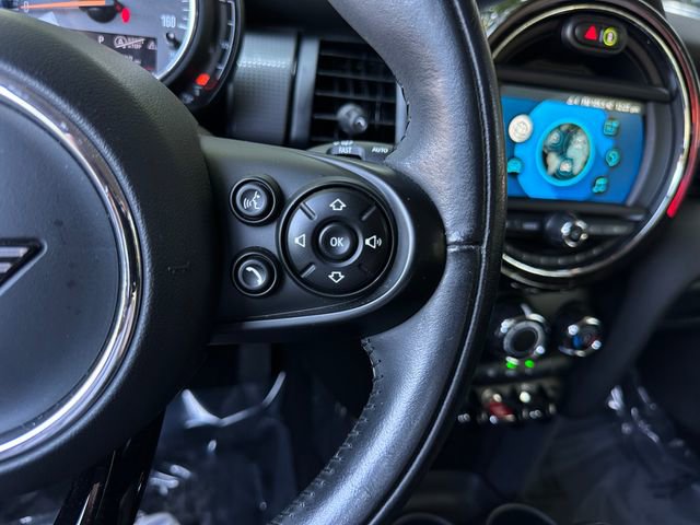 Used 2020 MINI Cooper 2-Door Hardtop w/ Storage Package image 18