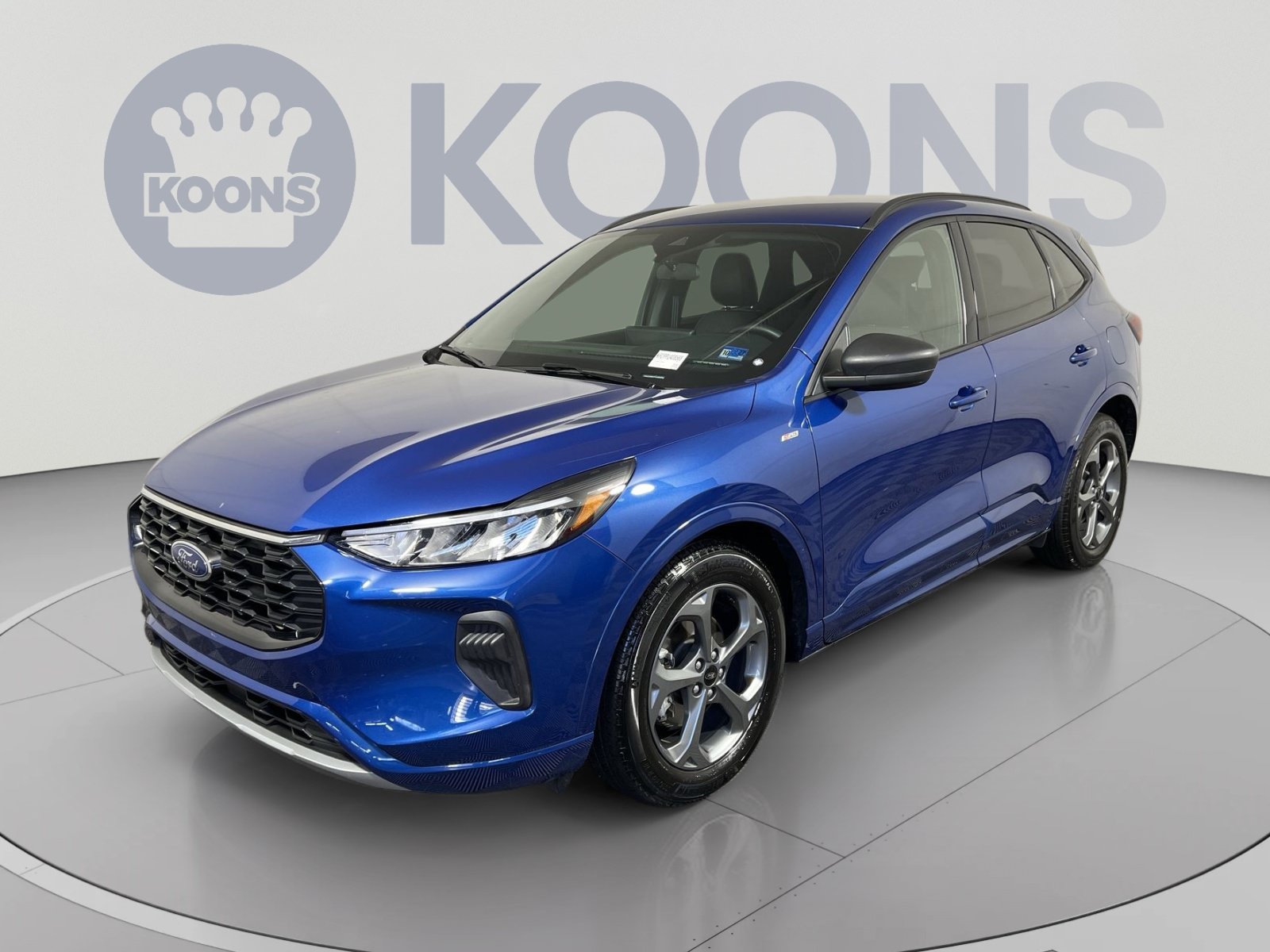 Used 2023 Ford Escape ST-Line w/ Tech Pack #1 FWD image 1