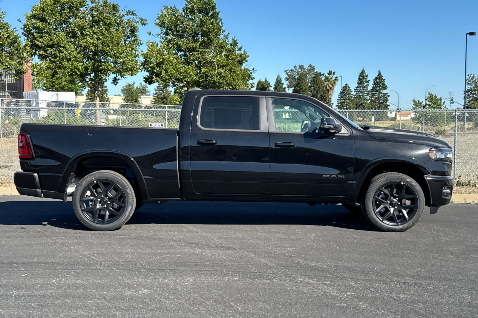 New 2026 RAM 1500 Laramie AWD/4WD image 2