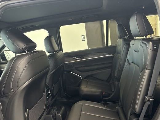 New 2026 Jeep Grand Cherokee L Limited image 18