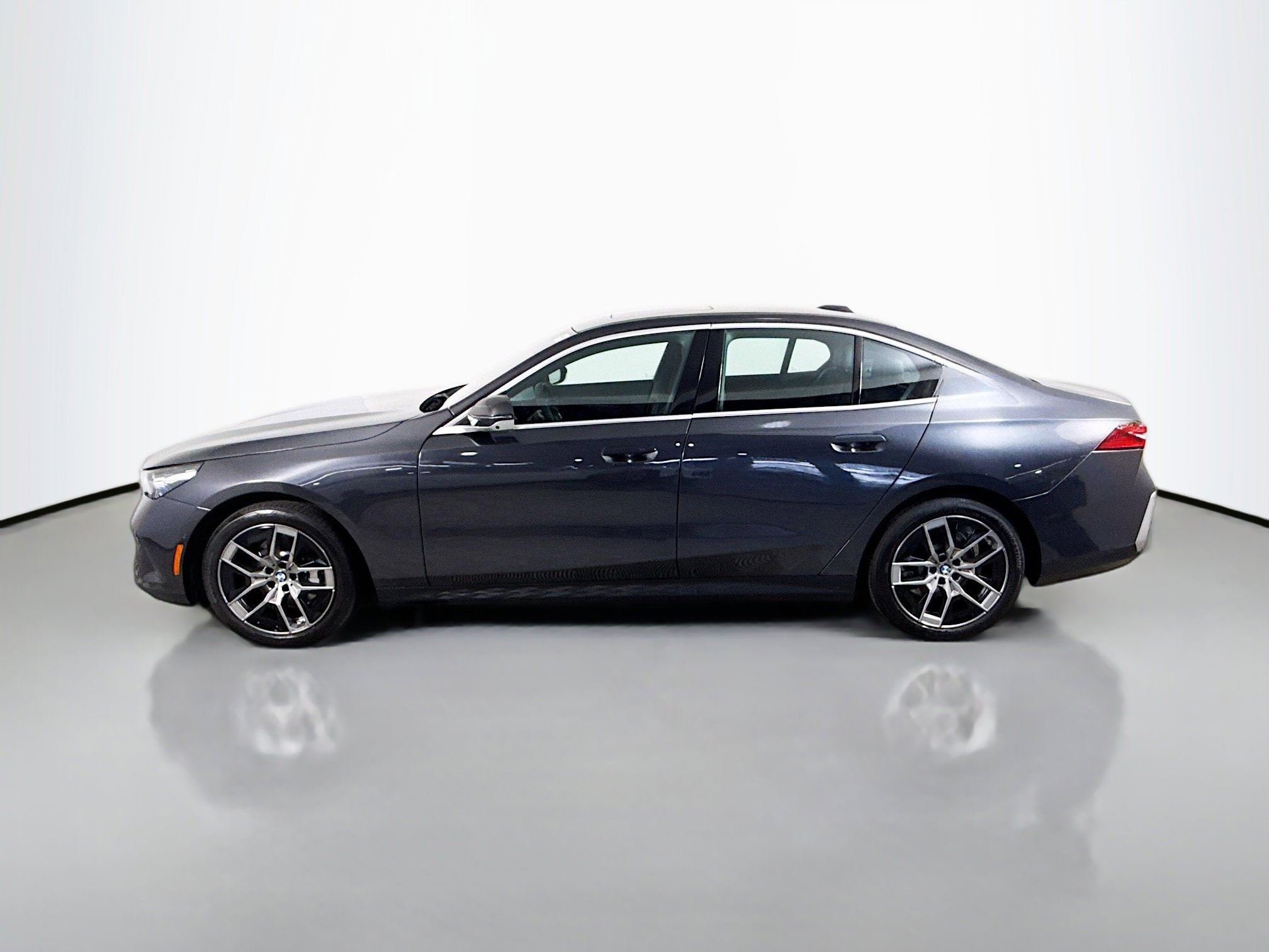Used 2026 BMW 530i image 6