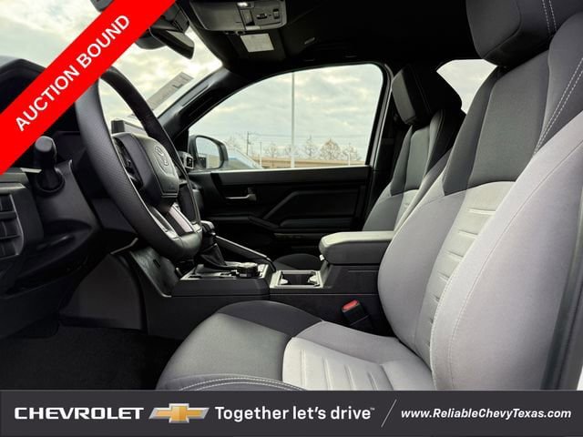 Used 2024 Toyota Tacoma TRD Off-Road AWD/4WD image 31