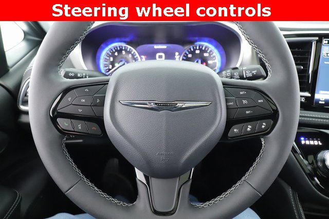 New 2026 Chrysler Pacifica Select image 25