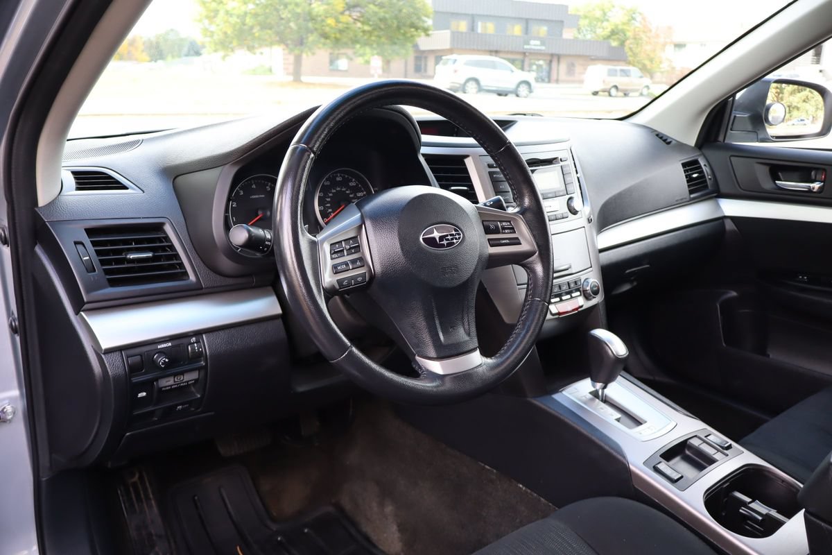 Used 2013 Subaru Outback 2.5i Premium AWD/4WD image 15