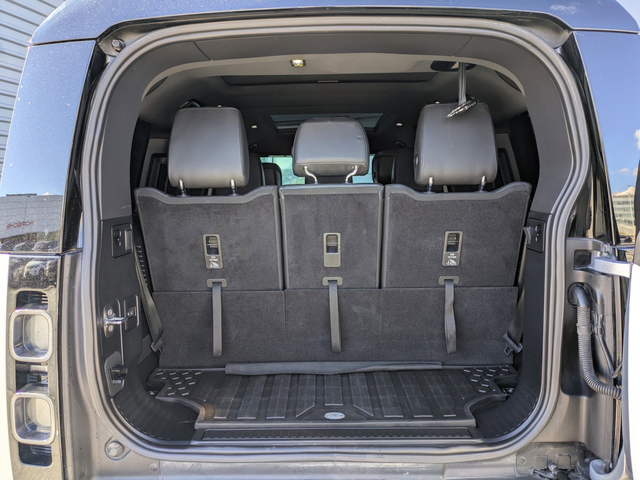 Certified 2023 Land Rover Defender 130 X image 28