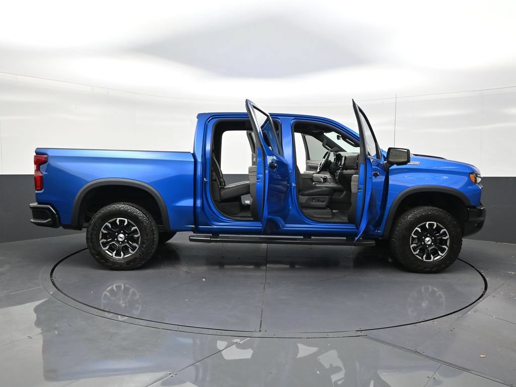 Used 2024 Chevrolet Silverado 1500 ZR2 w/ Technology Package AWD/4WD image 31