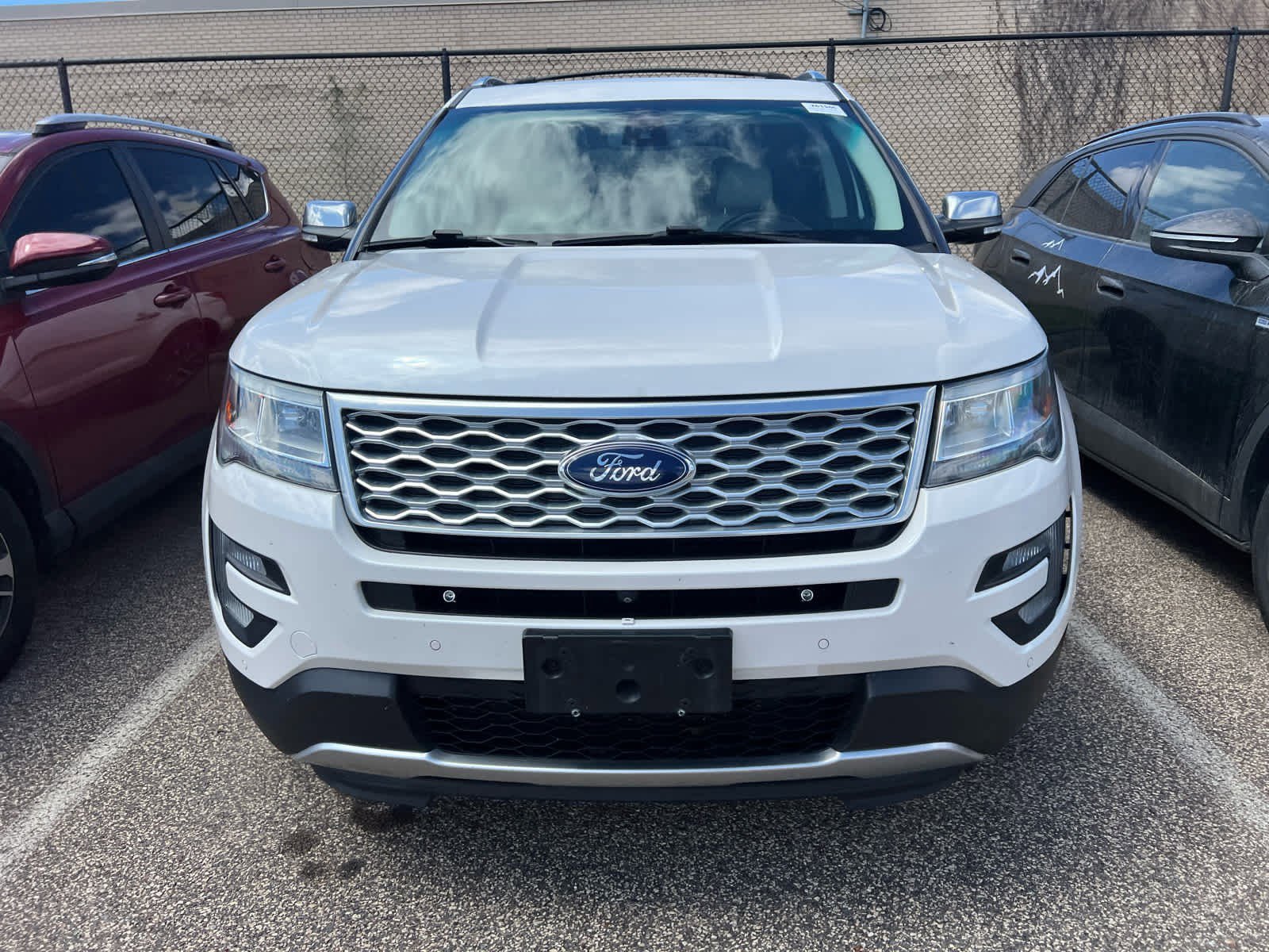 Used 2017 Ford Explorer Platinum AWD/4WD image 2