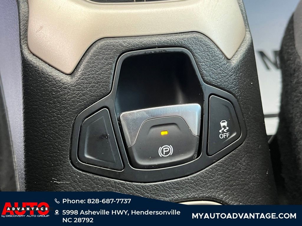 Used 2016 Jeep Renegade Limited image 20