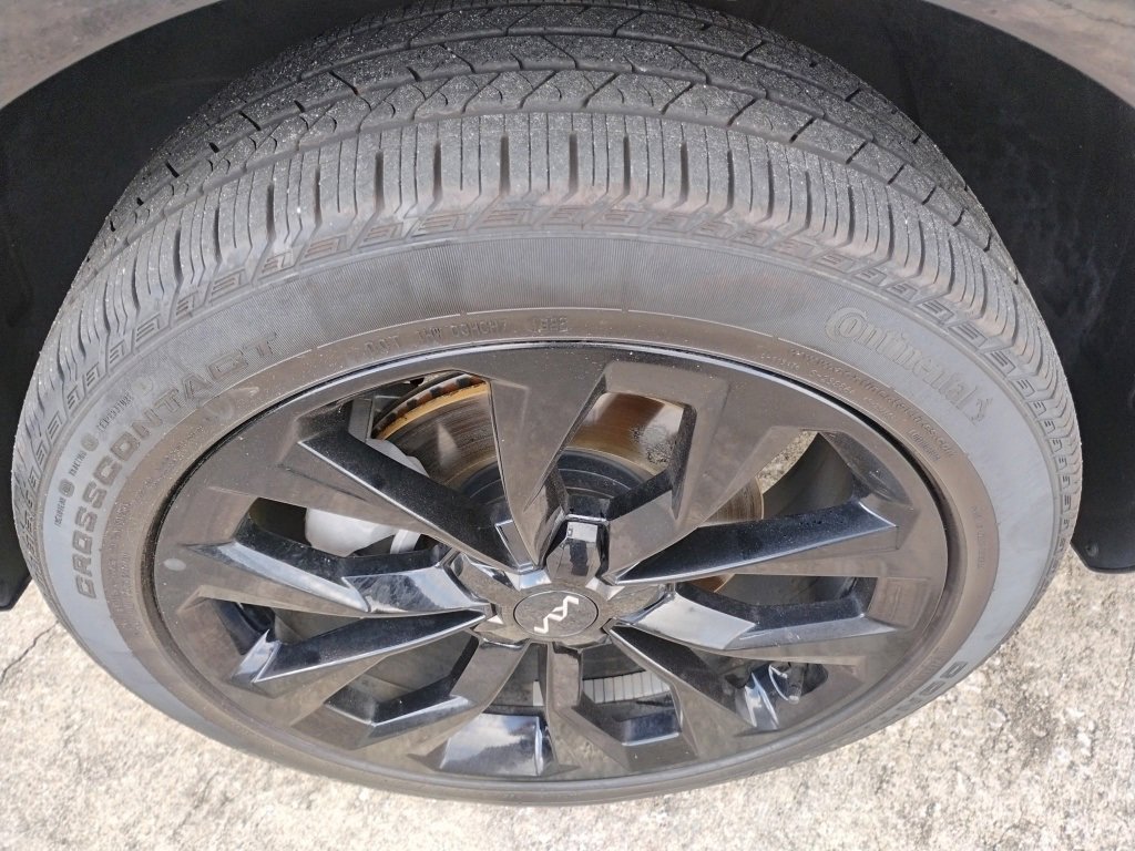 Used 2023 Kia Sorento SX image 9