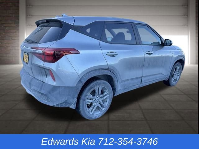 Used 2023 Kia Seltos LX image 6