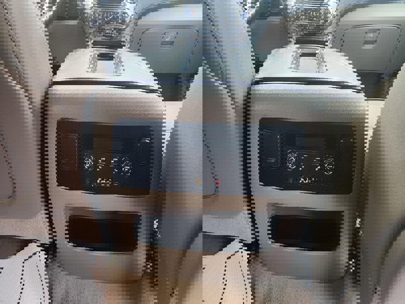 Used 2015 Chevrolet Suburban LTZ image 16