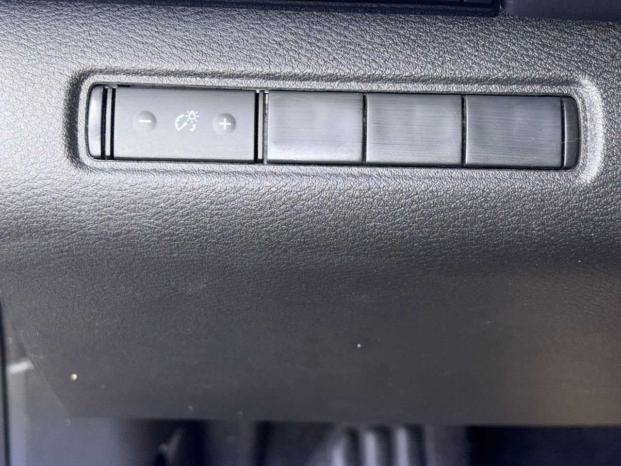 Certified 2025 Nissan Pathfinder S FWD image 21