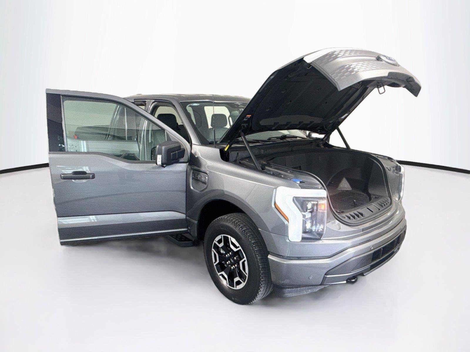 Used 2023 Ford F150 Lightning XLT AWD/4WD image 45