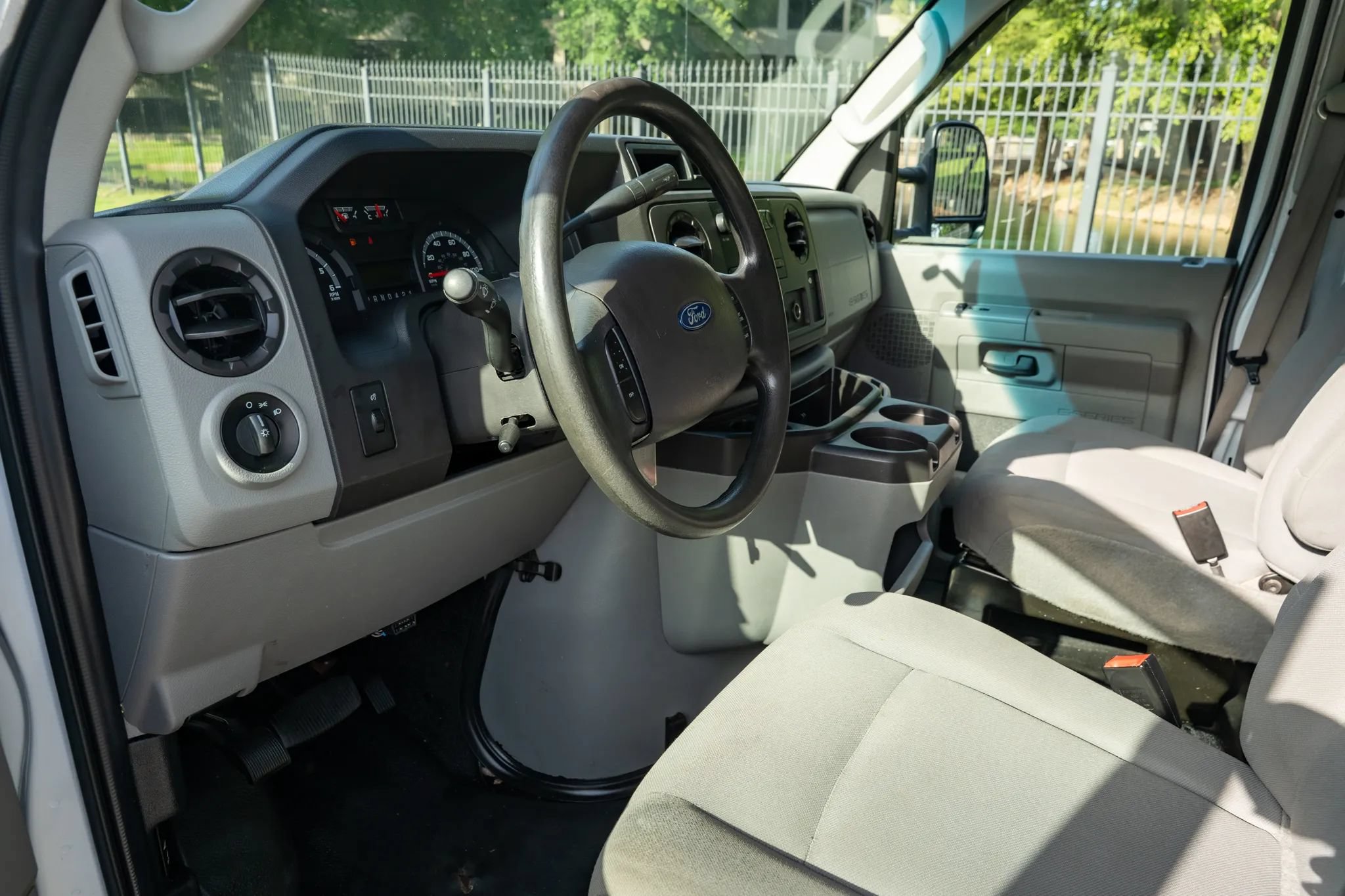 Used 2019 Ford E-350 and Econoline 350 Super Duty w/ Power Windows & Locks Group RWD image 10