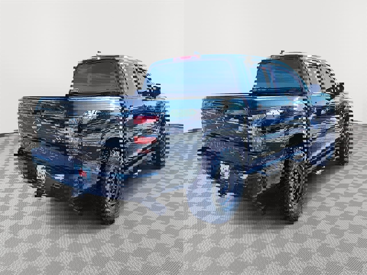 Used 2024 Nissan Frontier SV image 5