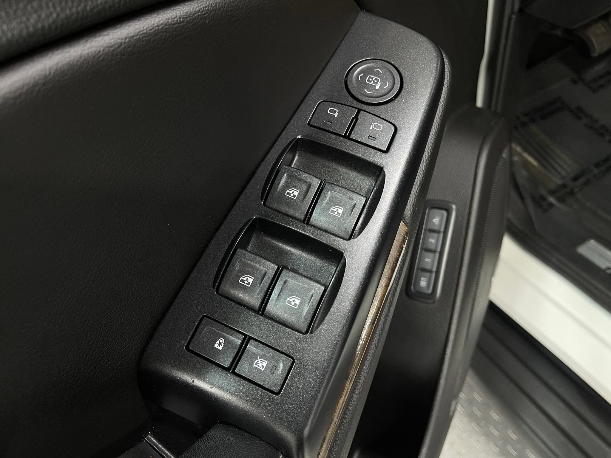 Used 2017 Chevrolet Tahoe LT AWD/4WD image 16